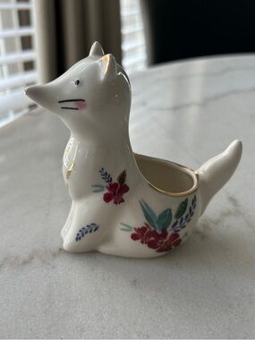 Porcelain Fox Planter - White with Pink Floral Accent